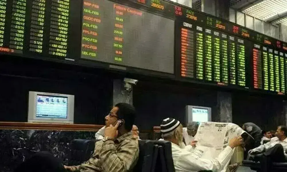 Selling continues at PSX, KSE-100 Index closes 348 points lower