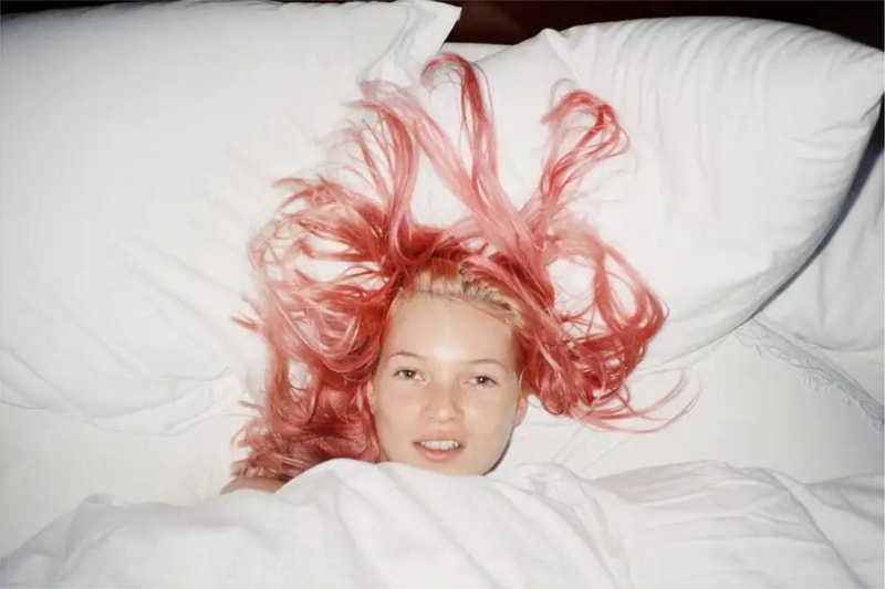 "The 90s: Art and Fashion" Exhibition Opens, Looking Back at the Frenzy of 1990s British Culture