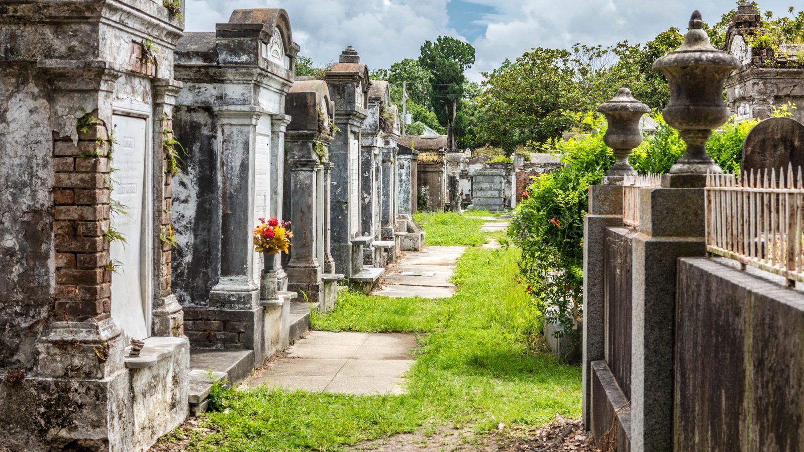 The Best Halloween Travel Destinations for Spooky Sojourns