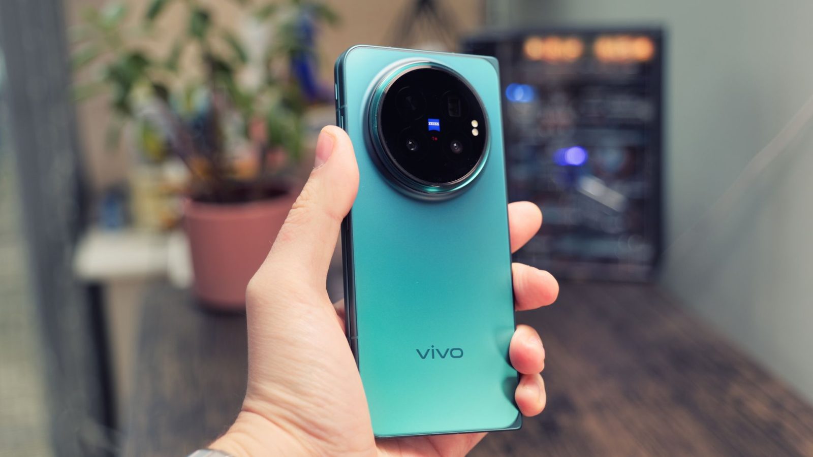 The Vivo X Fold 6 is the iPhone Duo dialed up to 11 — I'm obsessed