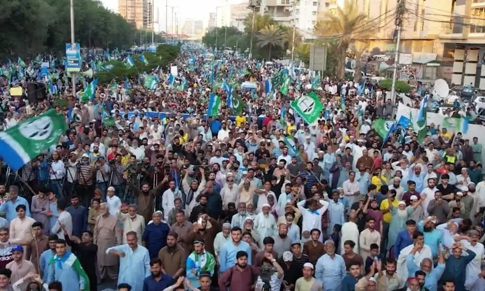 Thousands attend JI rally to support the Palestinians