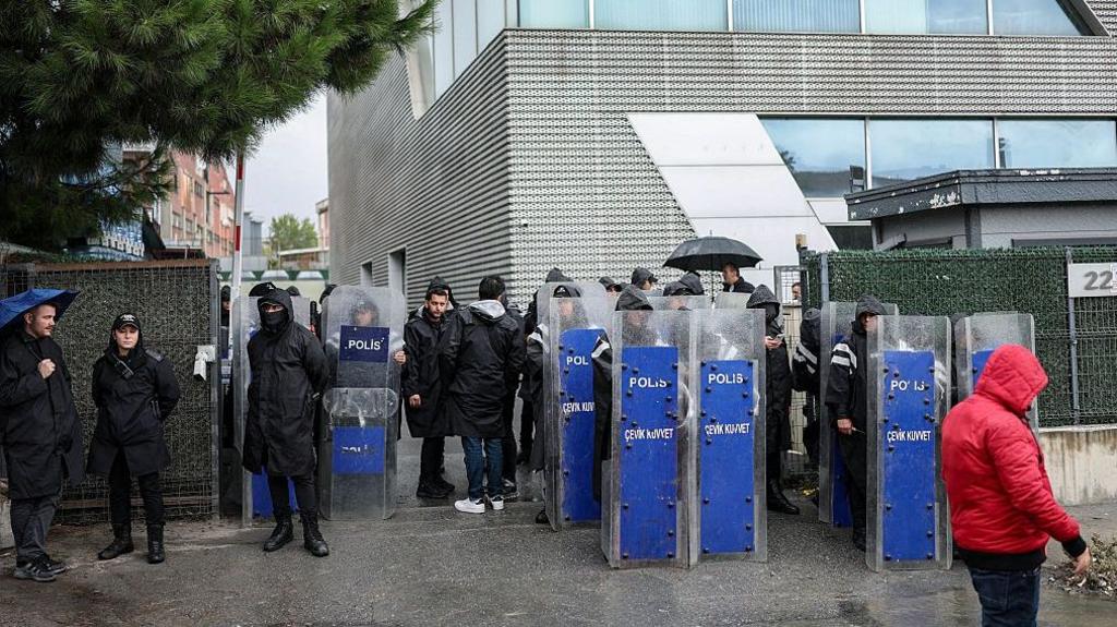 Turkey police raid opposition TV station, halting live broadcasts