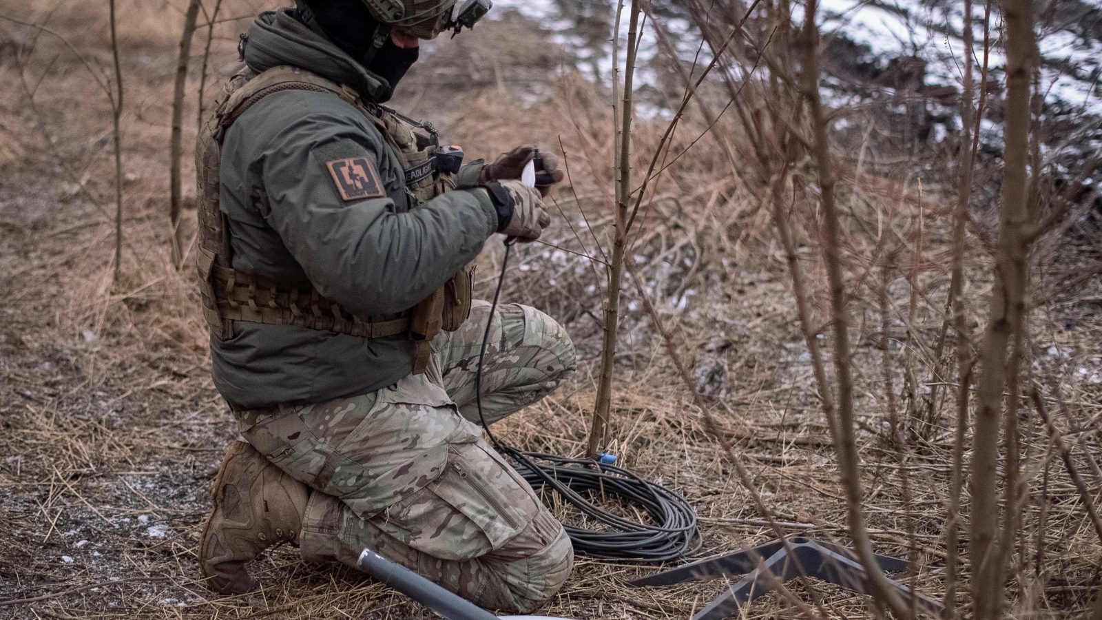 Ukrainian soldiers in combat have access to Starlink satellite internet restricted