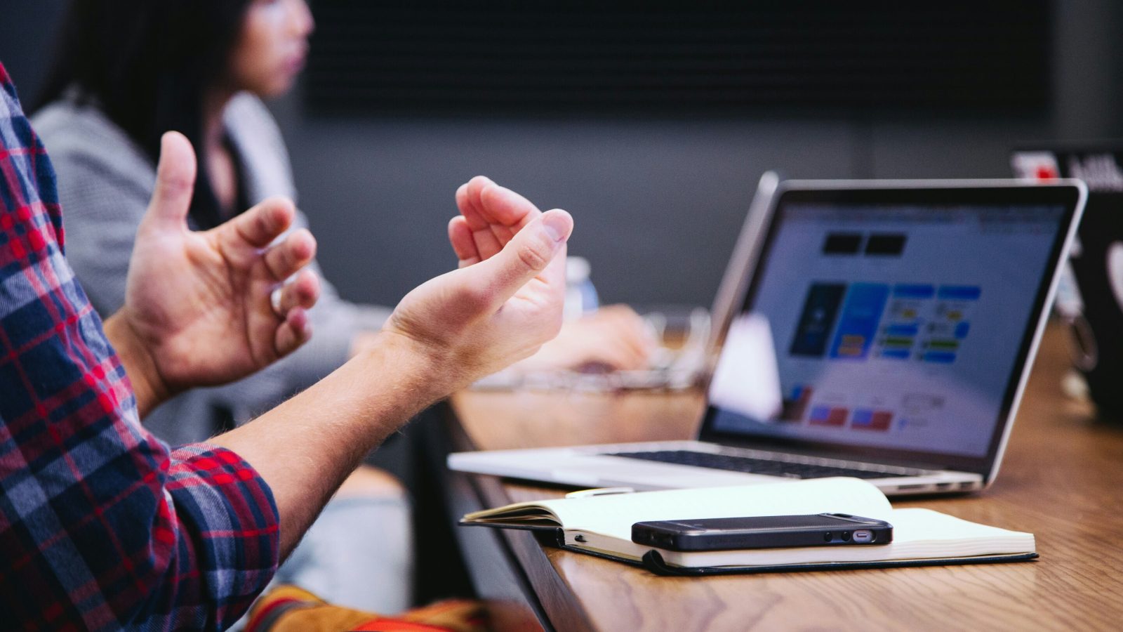 Working around men may make women feel worse about mistakes, study finds